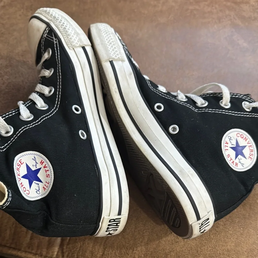 Converse Black and White High-Tops Unisex - Picture 4 of 8